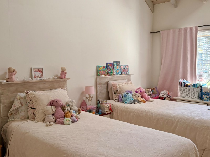 Casa en venta y alquiler en Laguna Blanca con piscina